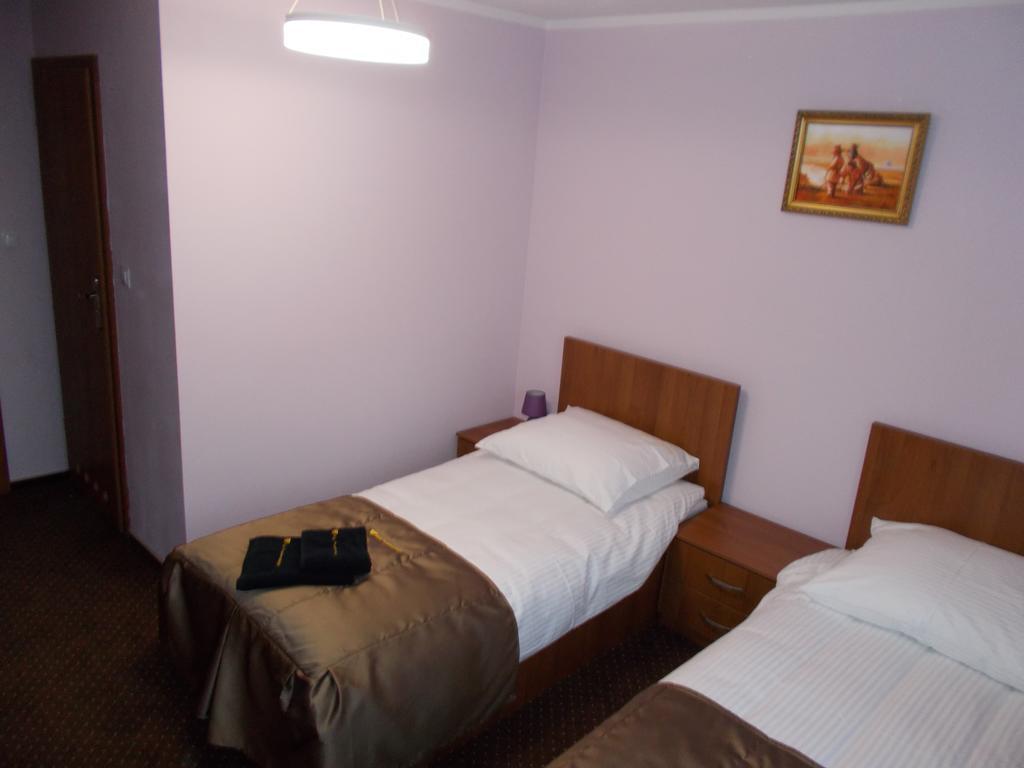 Willa Poniatowskiego Grodzisk Mazowiecki Extérieur photo