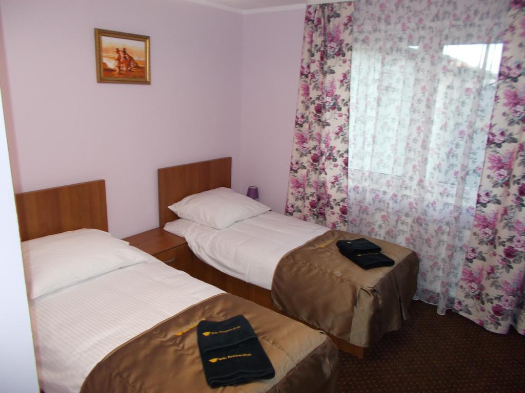Willa Poniatowskiego Grodzisk Mazowiecki Extérieur photo