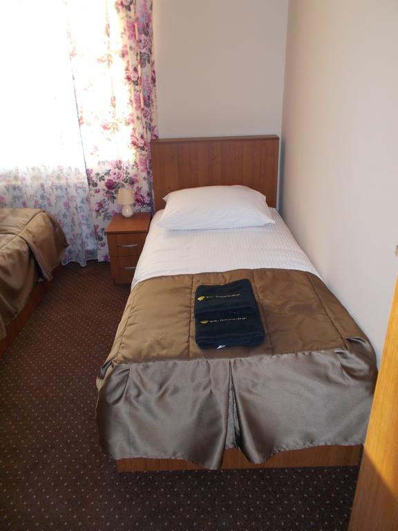 Willa Poniatowskiego Grodzisk Mazowiecki Extérieur photo