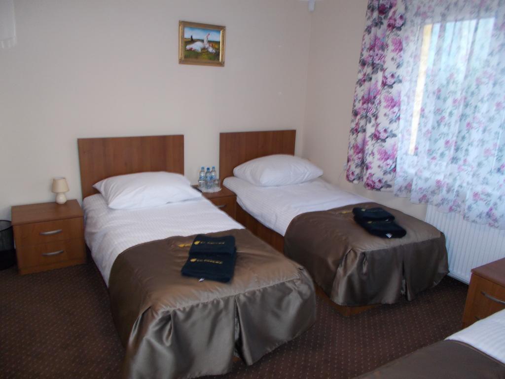 Willa Poniatowskiego Grodzisk Mazowiecki Extérieur photo