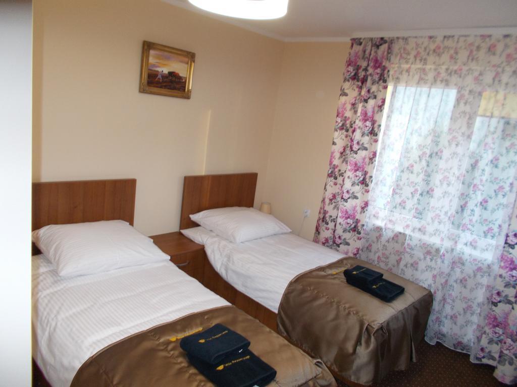 Willa Poniatowskiego Grodzisk Mazowiecki Extérieur photo